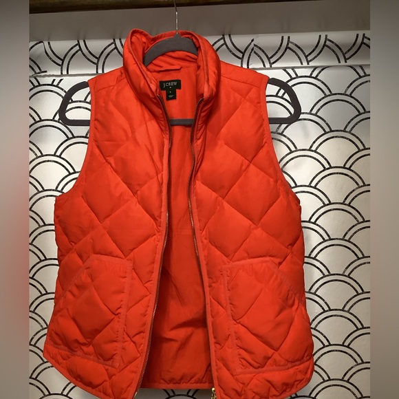 J. Crew Quilted Orange Vest – Size Small | Bold Color Meets Classic Utility - Picture 9 of 10